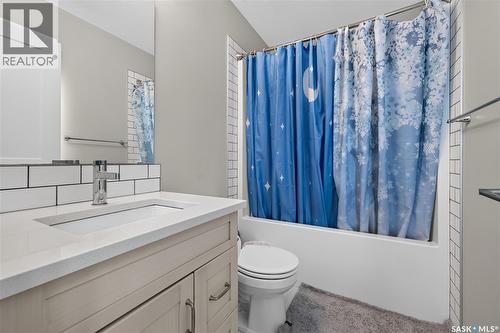 3281 Chuka Boulevard, Regina, SK - Indoor Photo Showing Bathroom
