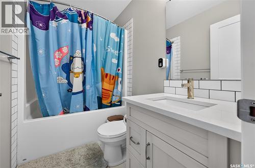 3281 Chuka Boulevard, Regina, SK - Indoor Photo Showing Bathroom