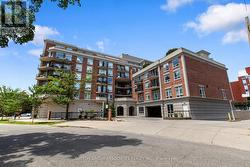 PH6 - 18 WANLESS AVENUE Toronto, ON M4N 3R9