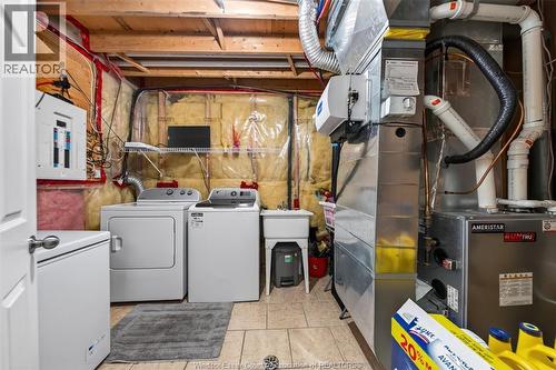 4844 Whitefish Crescent, Windsor, ON - Indoor Photo Showing Laundry Room