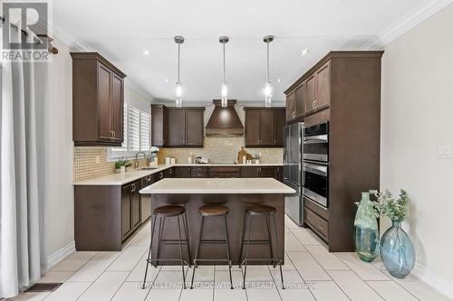 332 Mcgibbon Drive, Milton, ON - Indoor Photo Showing Kitchen With Upgraded Kitchen