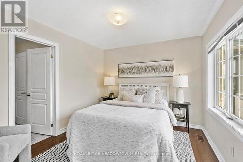 332 Mcgibbon Drive, Milton, ON - Indoor Photo Showing Bedroom