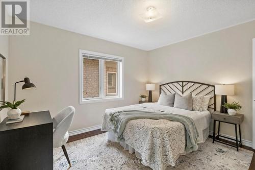 332 Mcgibbon Drive, Milton, ON - Indoor Photo Showing Bedroom