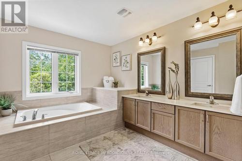 332 Mcgibbon Drive, Milton, ON - Indoor Photo Showing Bathroom