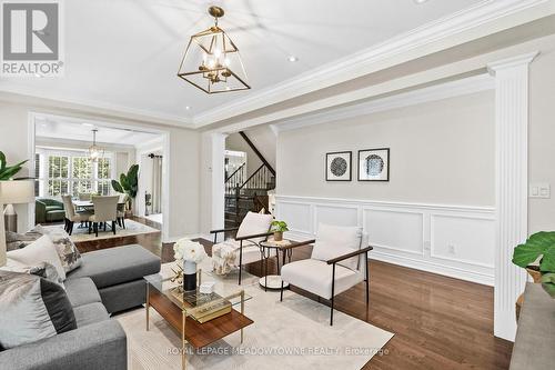 332 Mcgibbon Drive, Milton, ON - Indoor Photo Showing Living Room