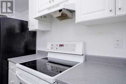 Bsmt - 570 Springview Drive, Pickering, ON - Indoor Photo Showing Kitchen
