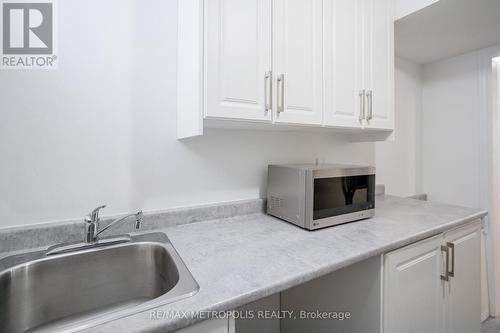 Bsmt - 570 Springview Drive, Pickering, ON - Indoor Photo Showing Kitchen