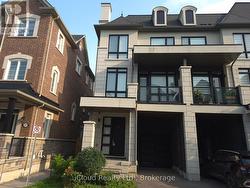 31 GLOBEMASTER LANE  Richmond Hill, ON L4E 1H4