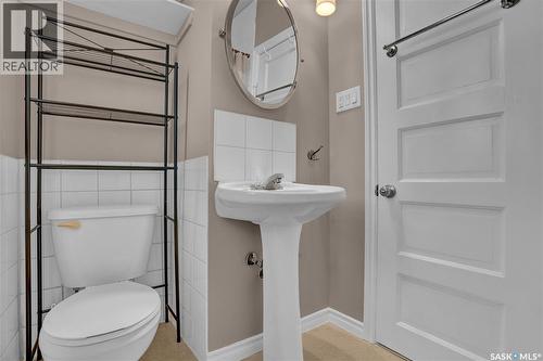 2022 Elliott Street, Regina, SK - Indoor Photo Showing Bathroom