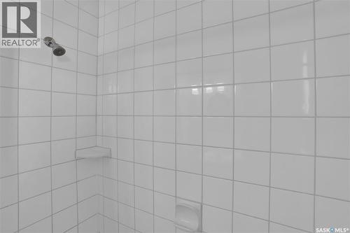 2022 Elliott Street, Regina, SK - Indoor Photo Showing Kitchen