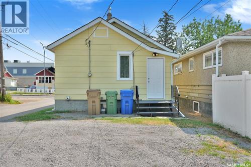 2022 Elliott Street, Regina, SK - Outdoor With Exterior