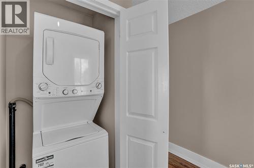 2022 Elliott Street, Regina, SK - Indoor Photo Showing Laundry Room