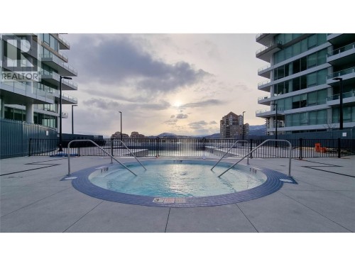 Hot Tub - 1191 Sunset Drive Unit# 609, Kelowna, BC - Outdoor With In Ground Pool