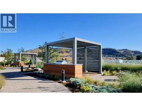 Community BBQs - 1191 Sunset Drive Unit# 609, Kelowna, BC - Outdoor