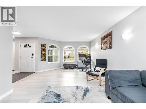 2440 Old Okanagan Highway Unit# 331, West Kelowna, BC - Indoor Photo Showing Living Room