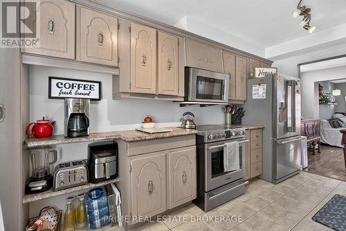 122 - 500 Osgoode Drive, London South (South Y), ON - Indoor Photo Showing Kitchen