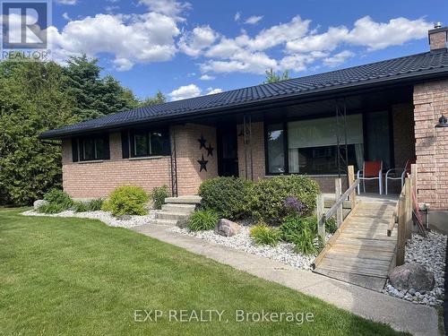 120 HURON AVENUE  Middlesex Centre (Komoka), ON N0L 1R0