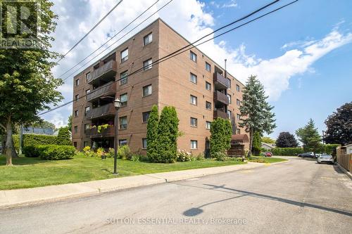 104 - 95 WINDSOR DRIVE  Brockville, ON K6V 3H7