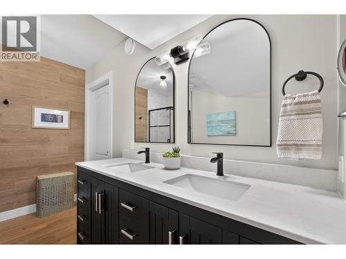 2490 Sexsmith Road, Kelowna, BC - Indoor Photo Showing Bathroom