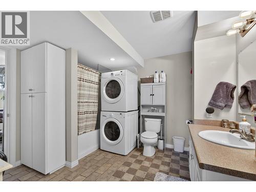 2490 Sexsmith Road, Kelowna, BC - Indoor Photo Showing Laundry Room