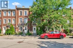 8 JIM BAIRD Mews Toronto, ON M3L 0C6