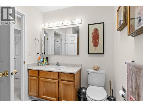 280 Cosens Court, Kelowna, BC - Indoor Photo Showing Bathroom