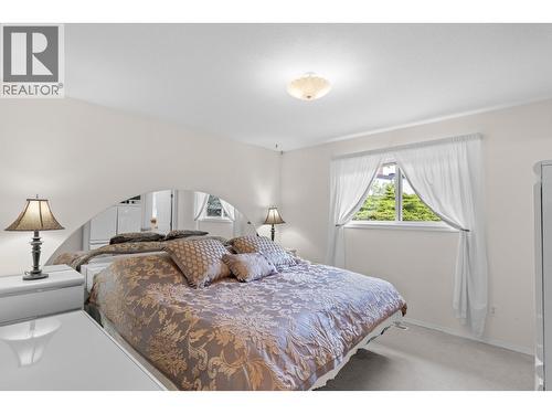 280 Cosens Court, Kelowna, BC - Indoor Photo Showing Bedroom