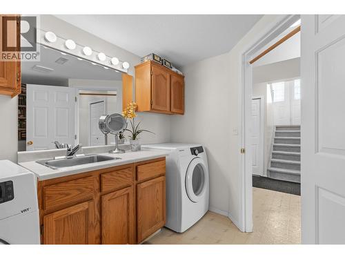 280 Cosens Court, Kelowna, BC - Indoor Photo Showing Laundry Room