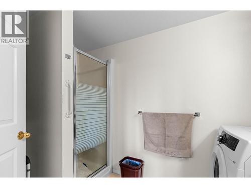 280 Cosens Court, Kelowna, BC - Indoor Photo Showing Laundry Room