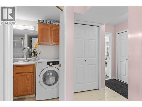 280 Cosens Court, Kelowna, BC - Indoor Photo Showing Laundry Room