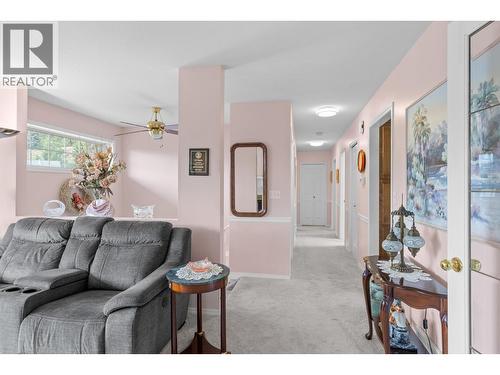 280 Cosens Court, Kelowna, BC - Indoor