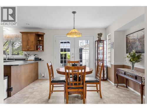 280 Cosens Court, Kelowna, BC - Indoor Photo Showing Dining Room