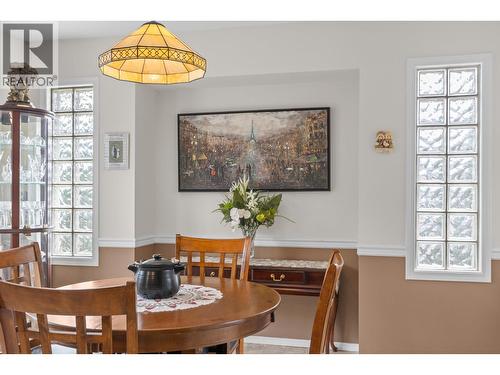 280 Cosens Court, Kelowna, BC - Indoor Photo Showing Dining Room