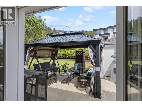 280 Cosens Court, Kelowna, BC - Outdoor With Exterior
