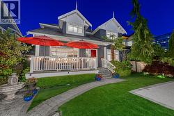 1075 ESPLANADE AVENUE  West Vancouver, BC V7T 1G2