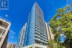706 - 210 SIMCOE STREET Toronto, ON M5T 1T4