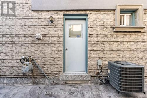 6200 Osprey Boulevard, Mississauga, ON - Outdoor