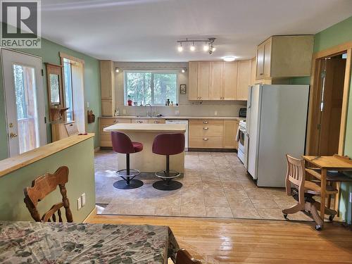 112 Corey Road, Quesnel, BC - Indoor Photo Showing Kitchen