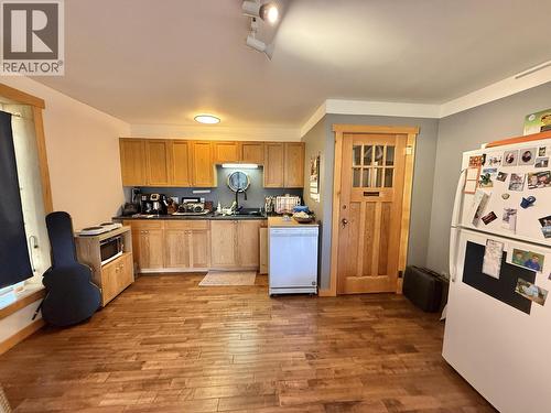 112 Corey Road, Quesnel, BC - Indoor Photo Showing Kitchen