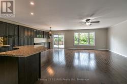 Great room w/hardwood floors - 