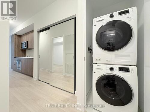 427 - 15 Richardson Street, Toronto, ON - Indoor Photo Showing Laundry Room