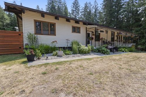 10215 Twin Bays Road, Twin Bays, BC - Outdoor