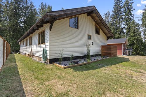 10215 Twin Bays Road, Twin Bays, BC - Outdoor With Exterior