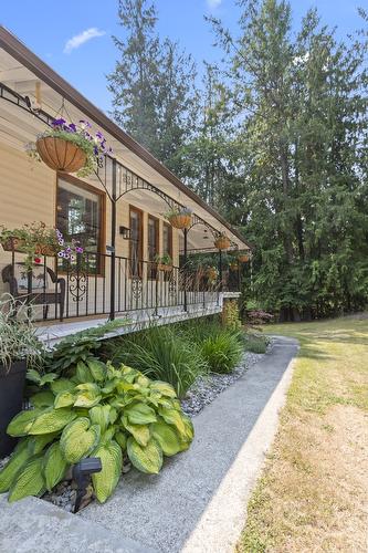 10215 Twin Bays Road, Twin Bays, BC - Outdoor With Deck Patio Veranda