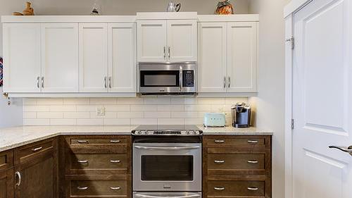 2-1836 Tower Ranch Boulevard, Kelowna, BC - Indoor Photo Showing Kitchen