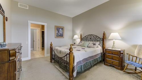 2-1836 Tower Ranch Boulevard, Kelowna, BC - Indoor Photo Showing Bedroom