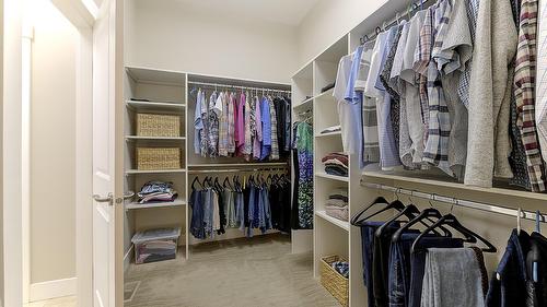 2-1836 Tower Ranch Boulevard, Kelowna, BC - Indoor With Storage