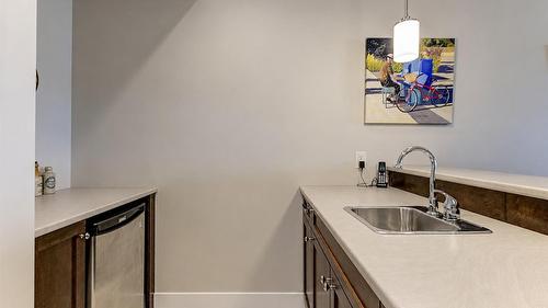 2-1836 Tower Ranch Boulevard, Kelowna, BC - Indoor Photo Showing Kitchen