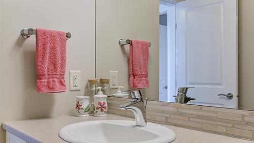 2-1836 Tower Ranch Boulevard, Kelowna, BC - Indoor Photo Showing Bathroom