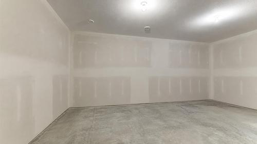 2-1836 Tower Ranch Boulevard, Kelowna, BC - Indoor Photo Showing Other Room